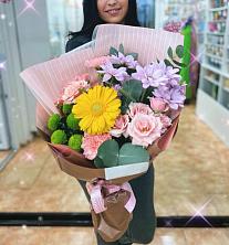 Букет цветов из:  Герберы, Хризантемы, Розы и Гвоздики в Солнечнодольске