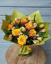 Букет цветов из:  Альстромерии и Розы в Солнечнодольске