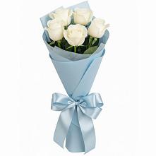 Букет 5 Белых роз Проуд в Солнечнодольске