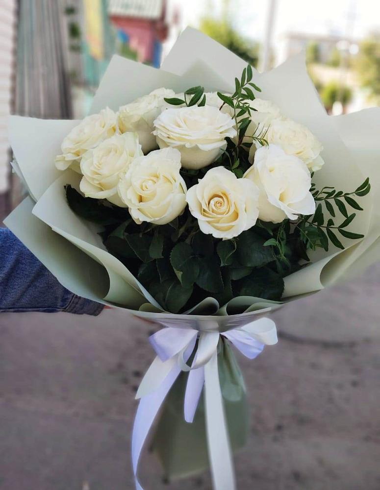 Букет Белые розы Проуд в Солнечнодольске
