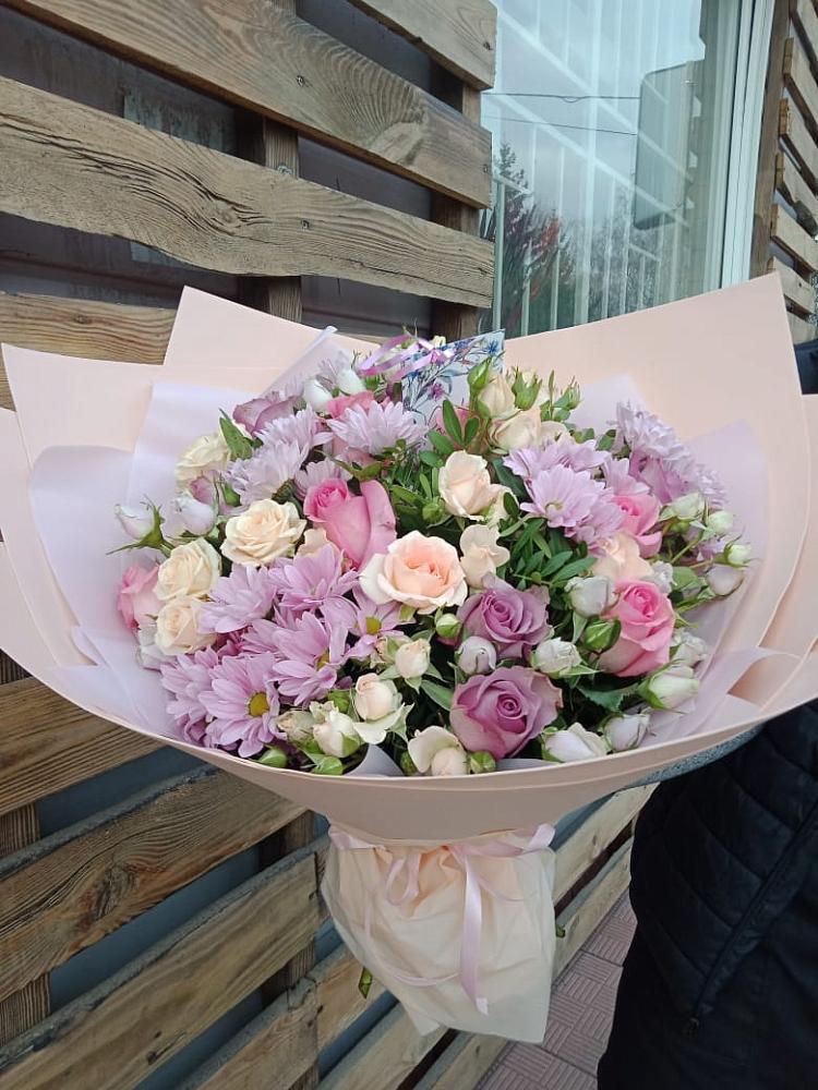 Букет цветов из: Розы и Хризантемы в Солнечнодольске