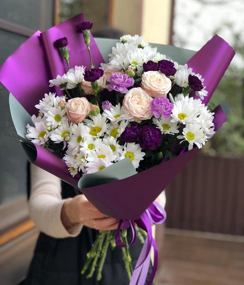 Букет цветов из: Хризантемы, Гвоздики и Розы в Солнечнодольске