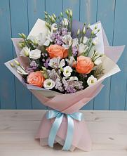 Букет цветов из:  Лизиантусы, Розы, Альстромерии и Гипсофила в Солнечнодольске