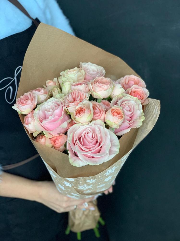 Букет цветов из: Хризантемы и Розы в Солнечнодольске