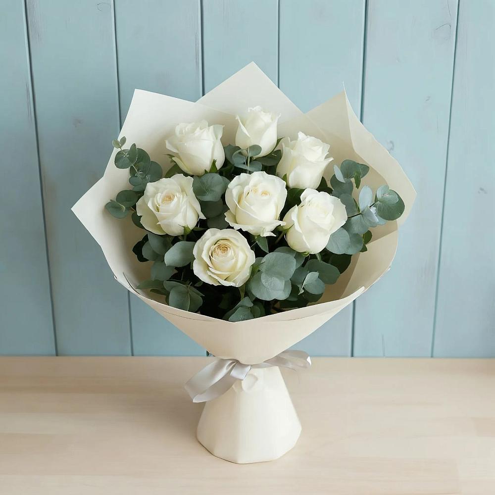 Букет Белые розы в Эвкалипте в Солнечнодольске