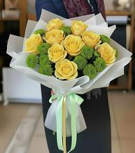 Букет цветов из:  Хризантемы и Розы в Солнечнодольске