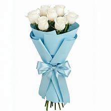 Букет 7 белых роз Проуд в Солнечнодольске