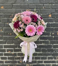 Букет цветов из:  Герберы и Хризантемы в Солнечнодольске
