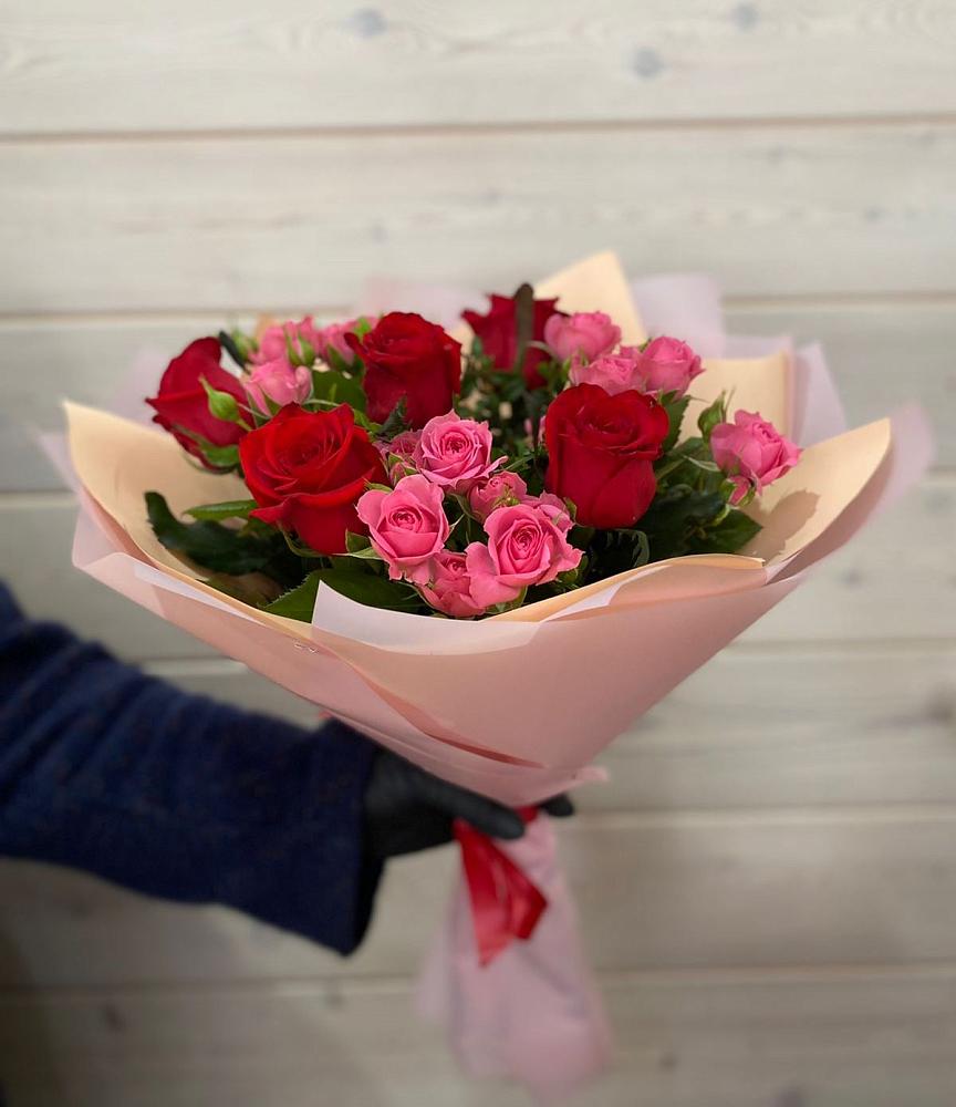 Букет цветов из: Розы в Солнечнодольске